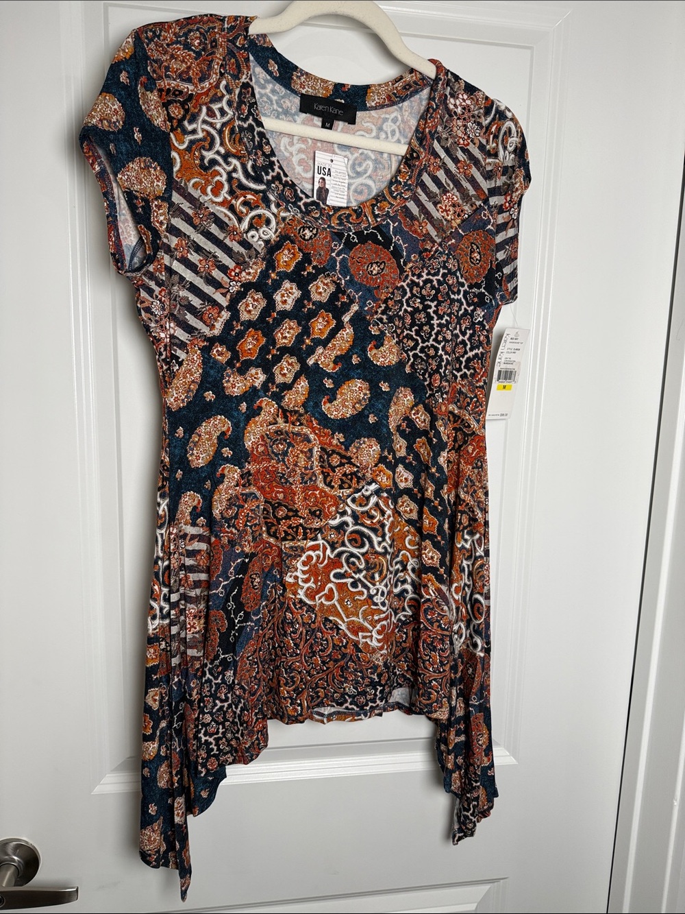 Karen Kane Sharkbite Hem Top NWT - Size Medium